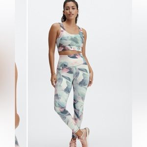 Fabletics Dreamscape outfit- full set in M